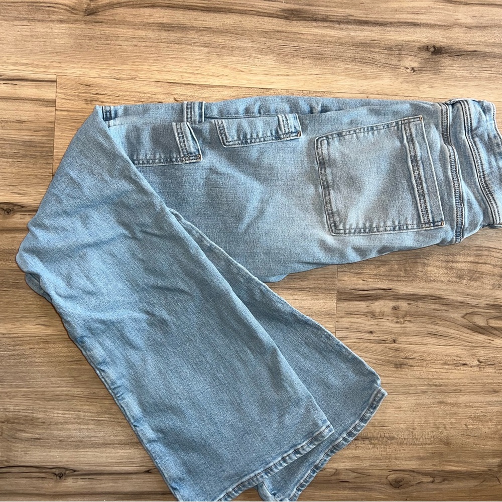 AE Stretch Low-Rise Kick Bootcut Jean - Picture 8 of 9